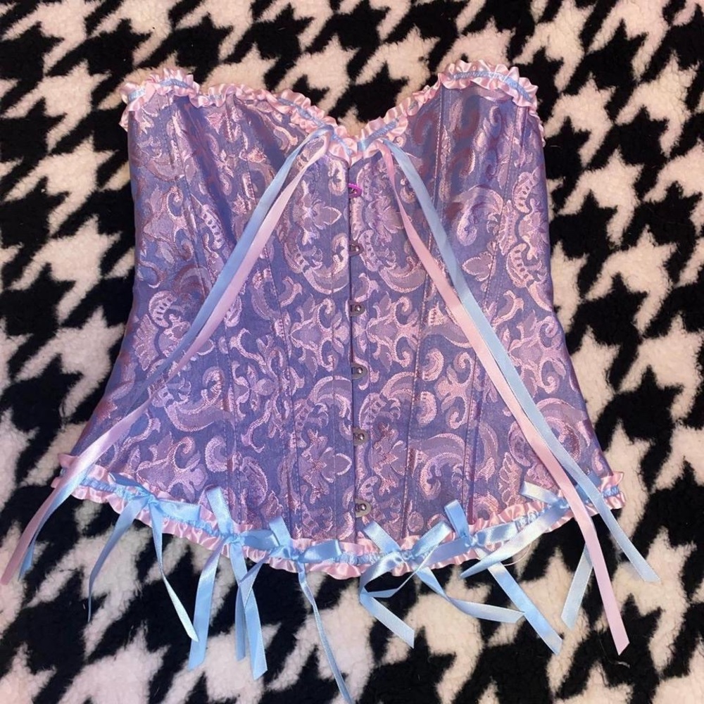 THE CUTEST CORSET